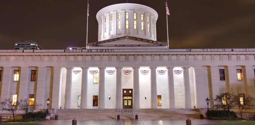 statehouse ohio at night