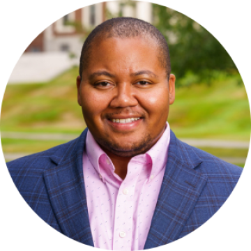 Tayo Clyburn headshot