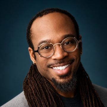 headshot of julian collins