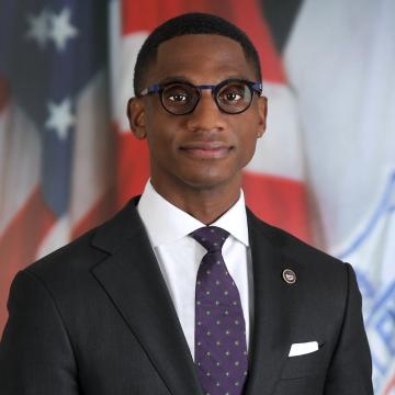 headshot of Mayor Justin Bibb