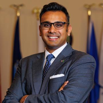 headshot of pavan parikh