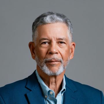 stephen williams headshot 