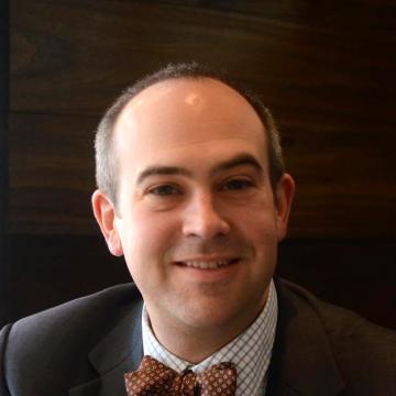 headshot of eric avner